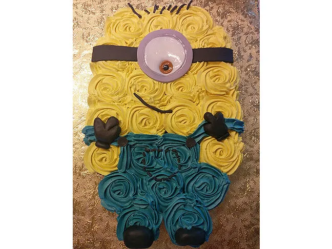 Turn Cupcakes into a Minion Cake