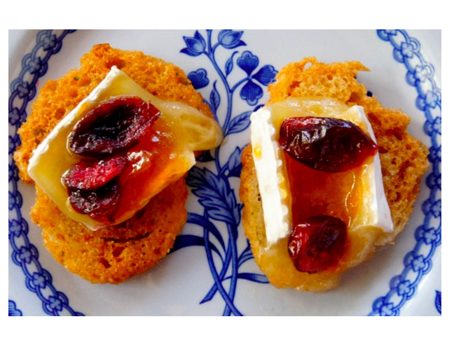 Apricot Cranberry Brie Hors D’Oeuvres