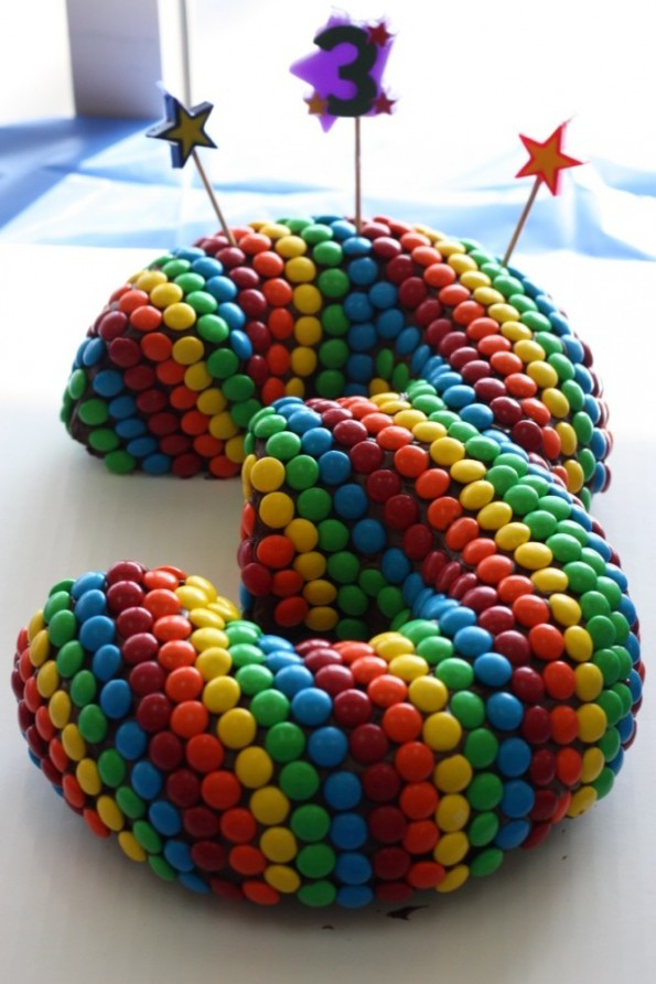 Use Two Cakes to Create the Number Three 
