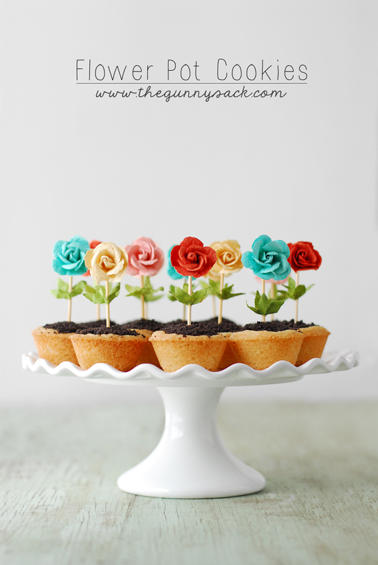 Decorate Mini Cookies With Flowers for a Delectable Garden 