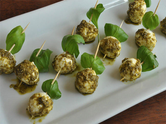 Pesto Dipped Boconccini Bites