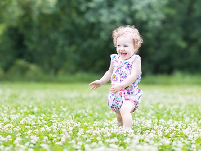 Hunt for four leaf clovers