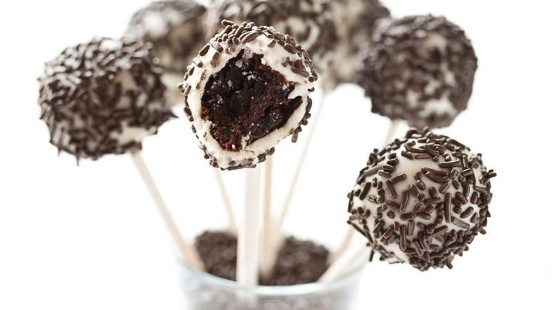 Black and White Brownie Pops