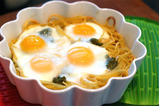 Baked Eggs in Pasta Nests