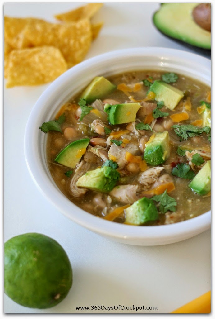 Slow Cooker Green Chicken Chili with Avocados 