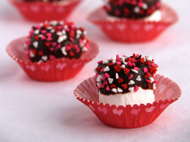 Chocolate Dipped Valentine Marshmallows