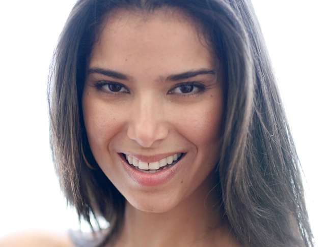 Rosalyn Sanchez's Face-Framing Highlights