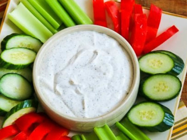 Ranch-Style Dip with Greek Yogurt and Dill (Low Carb)