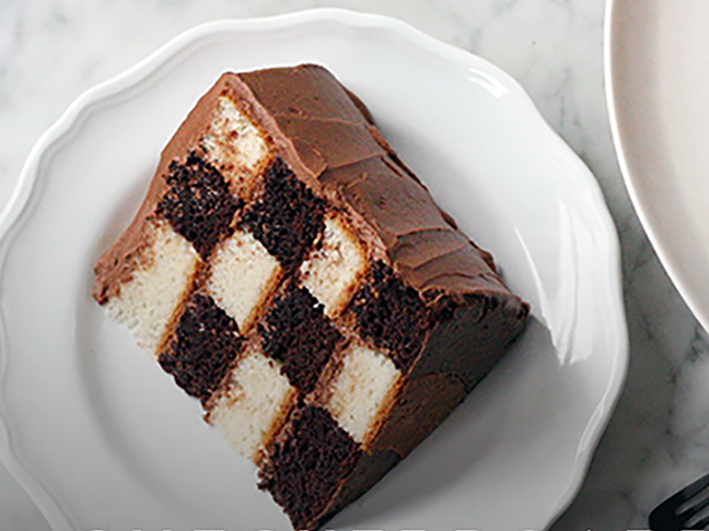 Bake a checkerboard cake