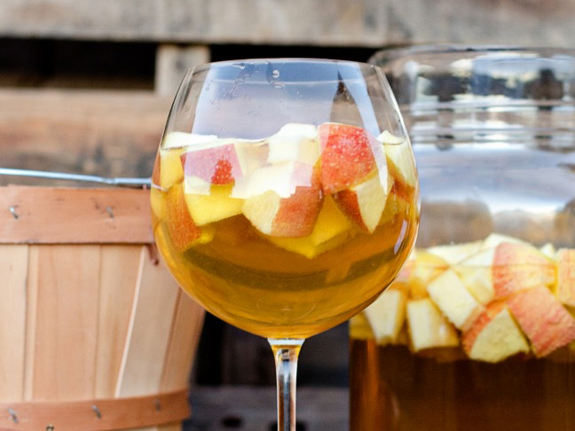 Caramel Apple Sangria