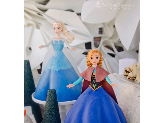 Elsa & Anna Cakes from Ashlee Marie