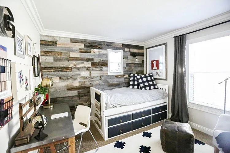 rustic boy's room decoration