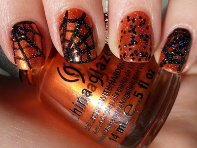 Glitter Web Manicure