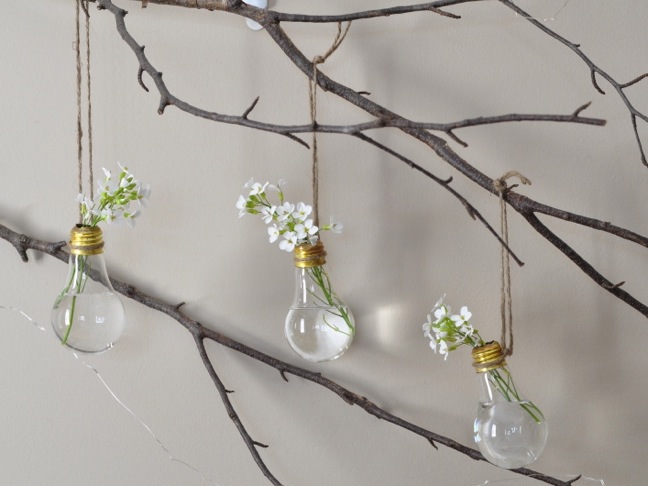 DIY Light Bulb Flower Vases