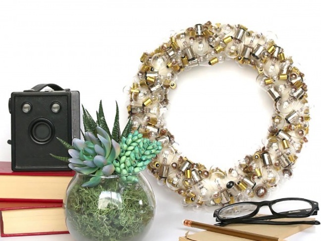 DIY Light Bulb Wreath