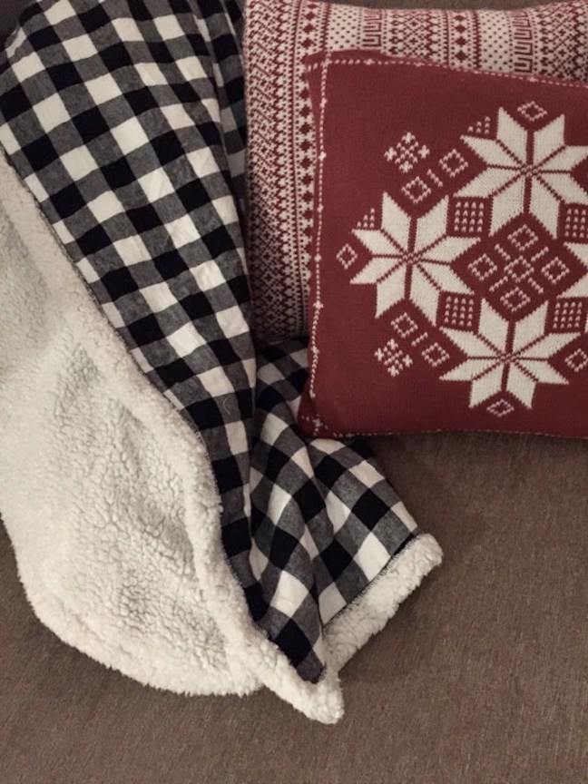 DIY Sherpa Flannel Throw Blanket