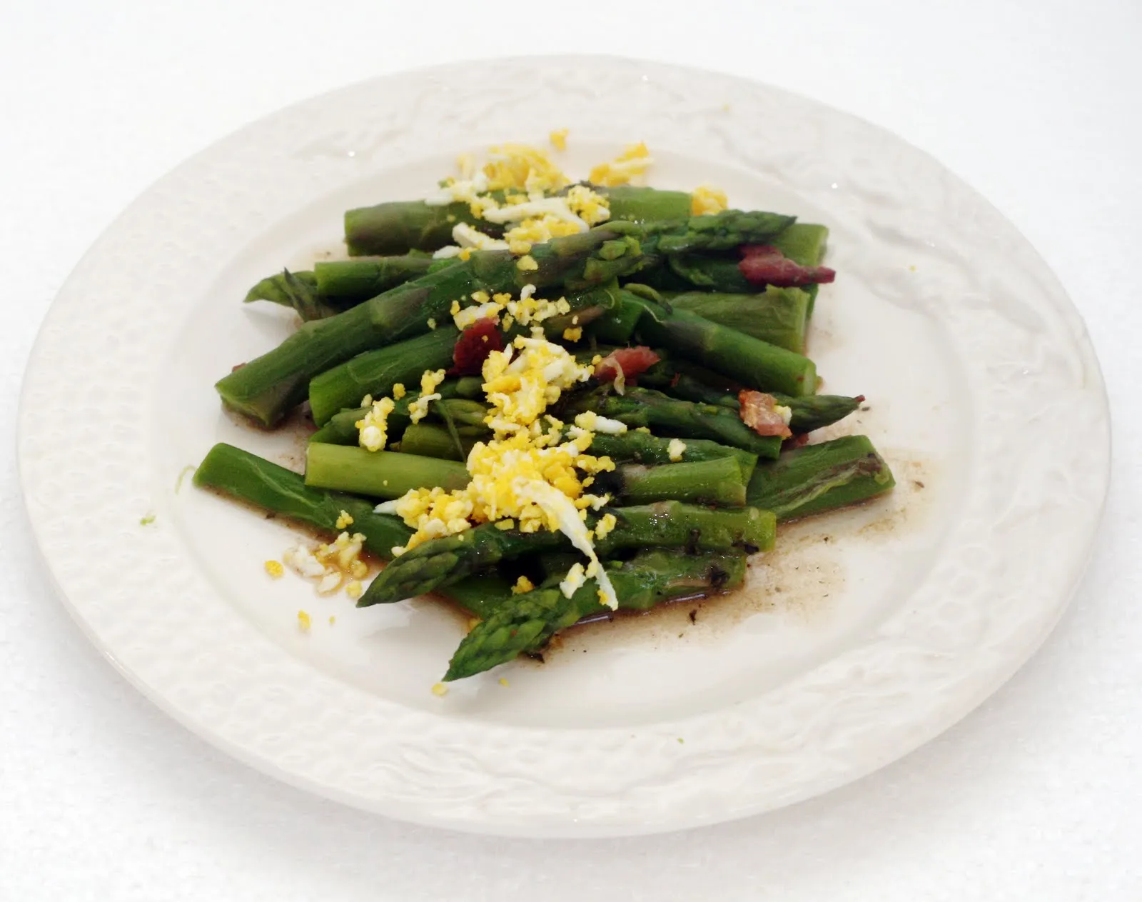 Asparagus Salad with Hard Boiled Egg