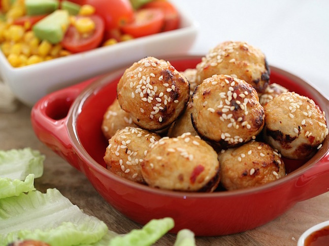 Oven-Baked Thai Chicken Meatballs