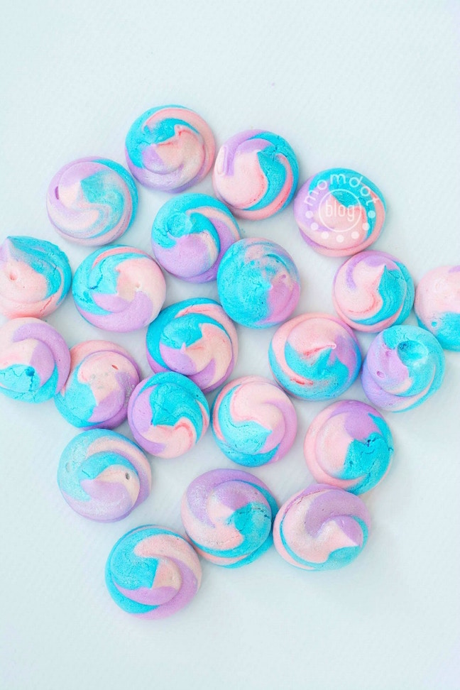 Unicorn Meringues 