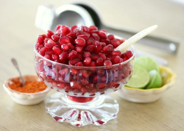 Granadas con Chile y Limón (Pomegranates with Lime and Chile Salt)