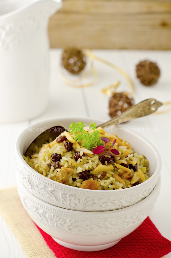  Christmas Rice with Almonds and Raisins