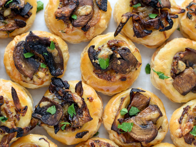 Cheesy Mushroom Puff Pastry Bites