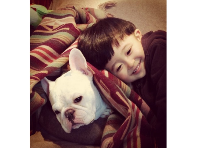 Our All-Time Favorite Photos of Kids & Their Dogs #10