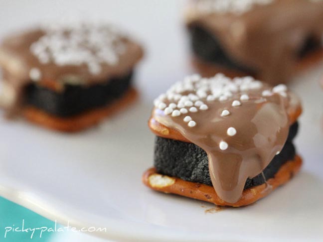 Oreo Cheesecake Pretzel Bites