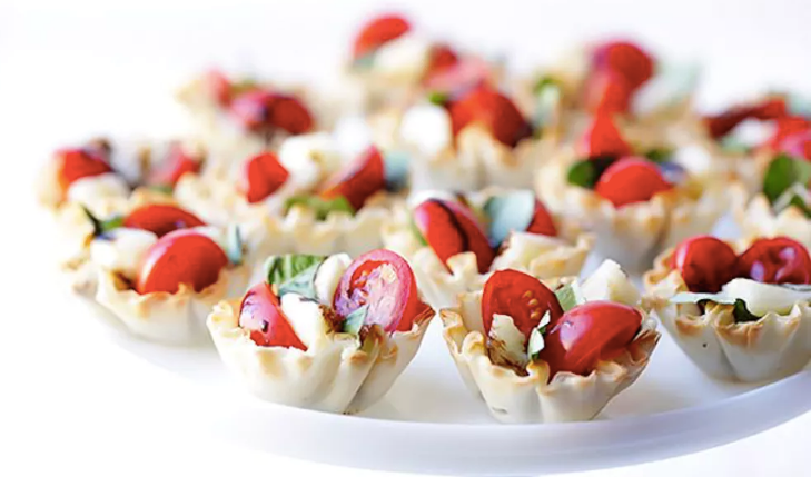 5-Ingredient Caprese Phyllo Cups