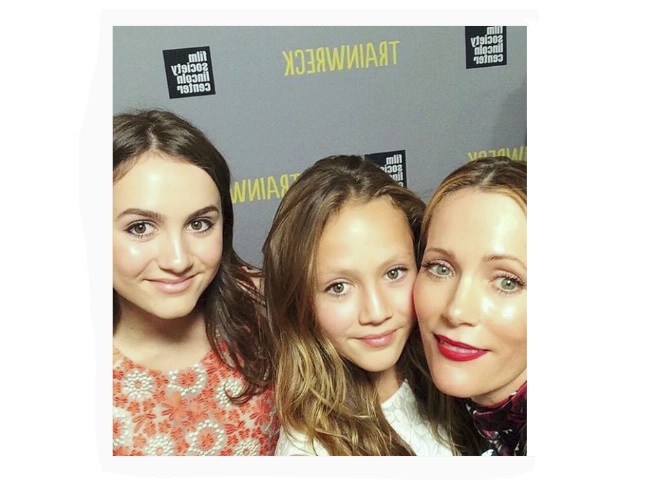 Leslie Mann & Iris and Maude Apatow