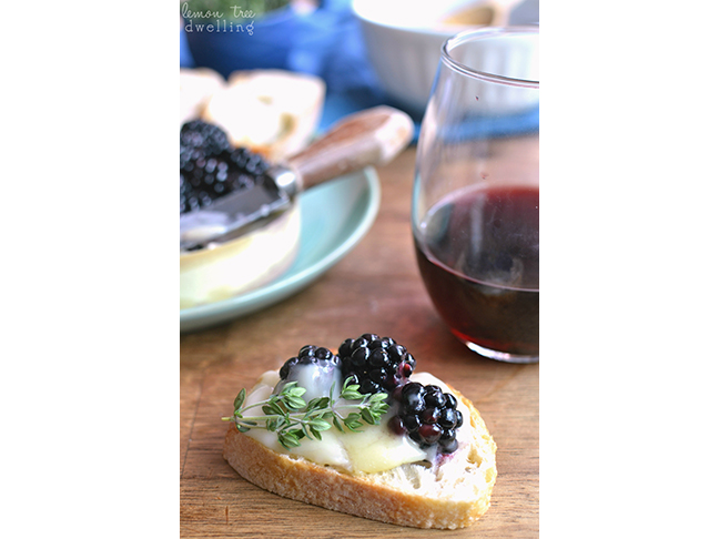 Baked Brie with Wine-Soaked Blackberries